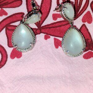 Moonstone dangling earrings in sterling silver